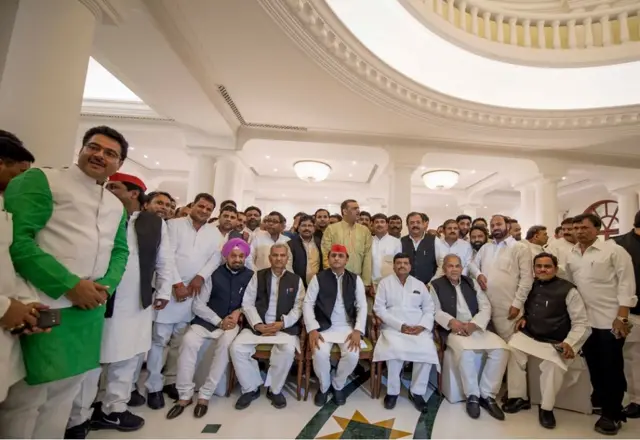 अखिलेश यादव, समाजवादी पार्टी