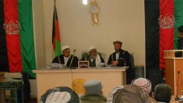 Les juges des tribunaux révolutionnaires ont une grande marge de manœuvre dans l'interprétation du crime de moharebeh.