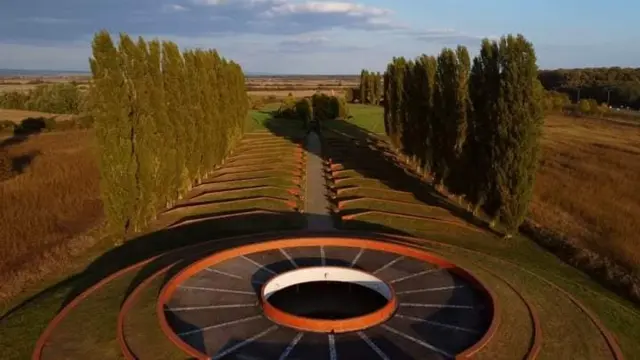 Spomen-kompleks „Sremski front"