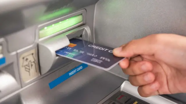 ஏடிஎம் கார்டு ஸ்கிம்மிங் (ATM card skimming)