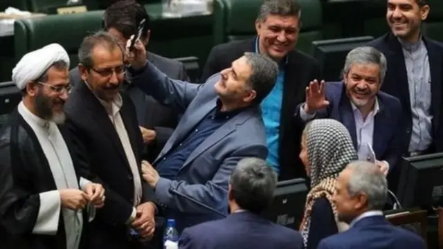 سلفی گرفتن با خانم موگرینی