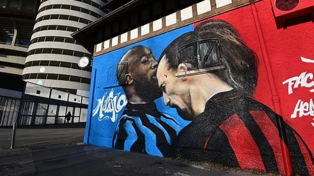 A mural of the clash between Romelu Lukaku and Zlatan Ibrahimovic next to the San Siro