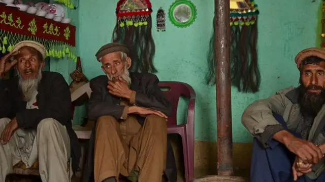 बदेशी बोलने वाले रहीम गुल और सईद गुल