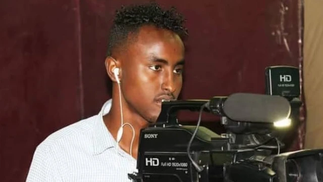 Cabdirisaaq Qaasim wuxuu ahaa sawir qaade u shaqeeya TVga SBS, askarigii dilayna lama soo qaban