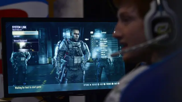 Un gamers jugando Call of Duty