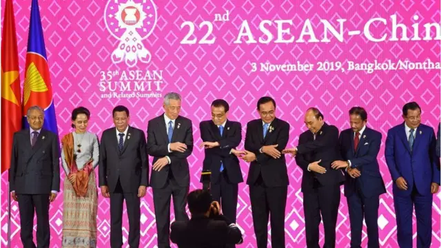 ဒေါ်အောင်ဆန်းစုကြည်