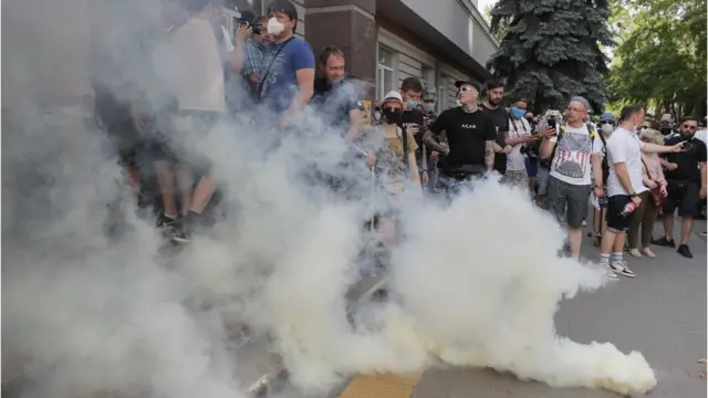 Суд Стерненко