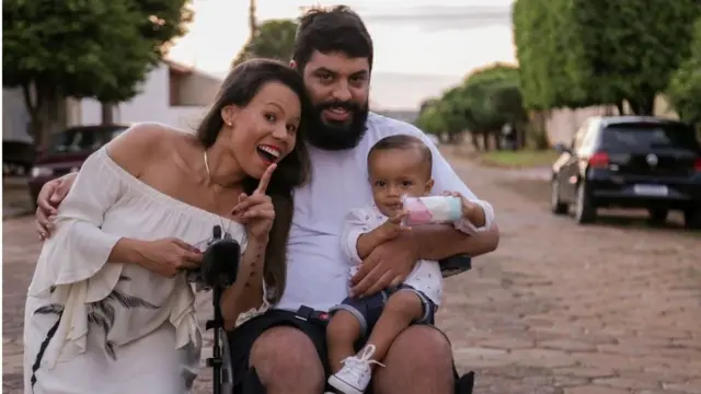 Maira, Elder e o filho do casal