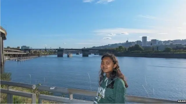 સીમા સ્કૂલ એક્સચેન્જ પ્રોગ્રામ હેઠળ 2019માં ઑગસ્ટમાં પેંનિનસૂલા હાઈસ્કૂલ, વૉશિંગ્ટન ગઈ હતી