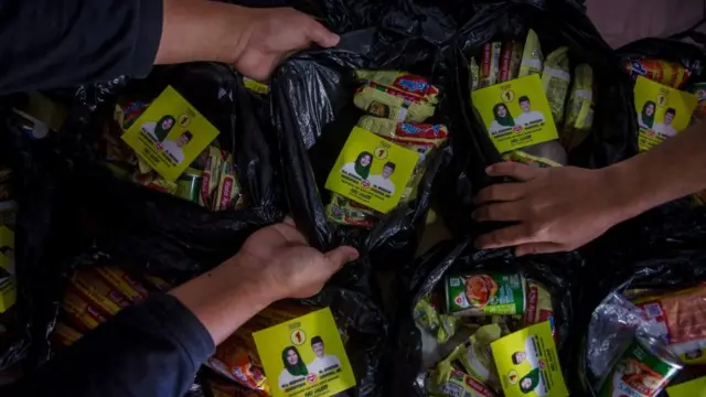 barang bukti paket sembako dugaan praktik politik uang Pilkada Bupati Bandung 2020