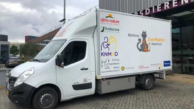 عربة لنقل الحيوانات الاليفة