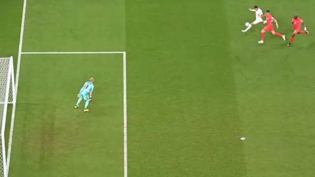 Youssef En-Nesyri dispara