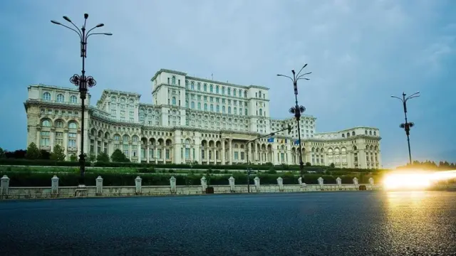 Дворец парламента, Румыния, 1984-97 гг.