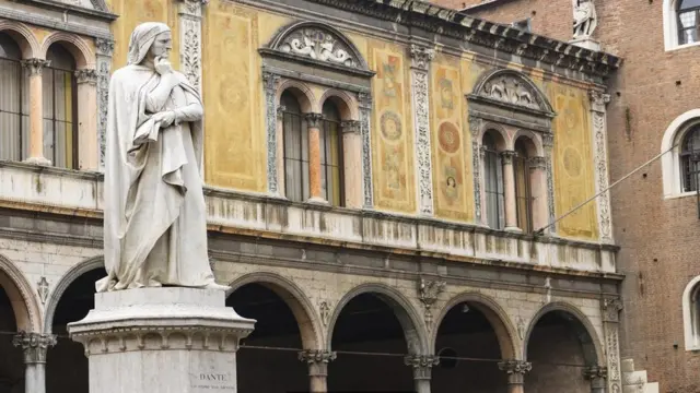 Пам'ятник Данте у Флоренції