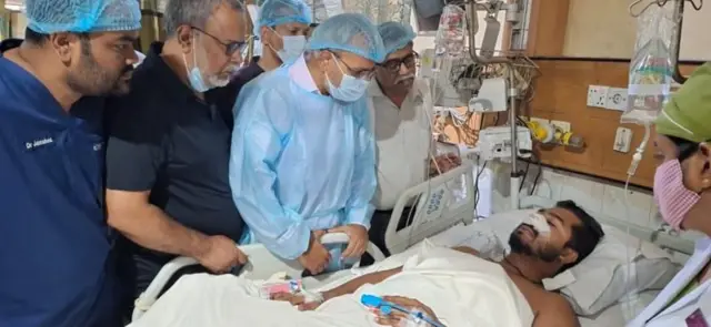 ঢাকা মেডিকেল কলেজ হাসপাতালে চিকিৎসাধীন অবস্থায় রয়েছেন নুরুল হক নুর