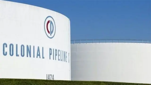 कोलोनियल पाइपलाइन से साइबर अपराध से जुड़े गैंग डार्कसाइड ने क़रीब पाँच लाख डॉलर (क़रीब तीन करोड़ 66 लाख रुपये) की फिरौती माँगी थी