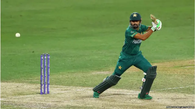 पाकिस्तानी टीम के कप्तान बाबर आज़म