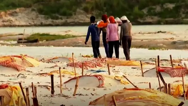 કોરોનાકાળમાં ગંગા નદીના કિનારે લાશોના ઢગલા જોવા મળ્યા હતા