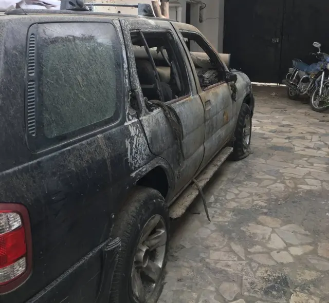 El auto de la tía de Mai