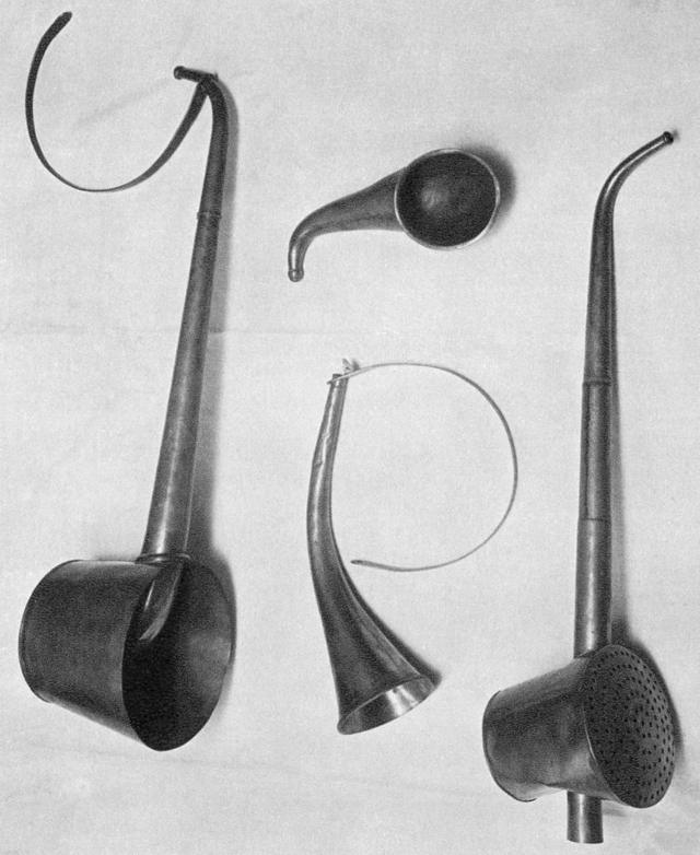 برخی از سمعک‌هایی که بتهوون استفاده کرد تا بتواند روی موسیقی‌اش کار کند