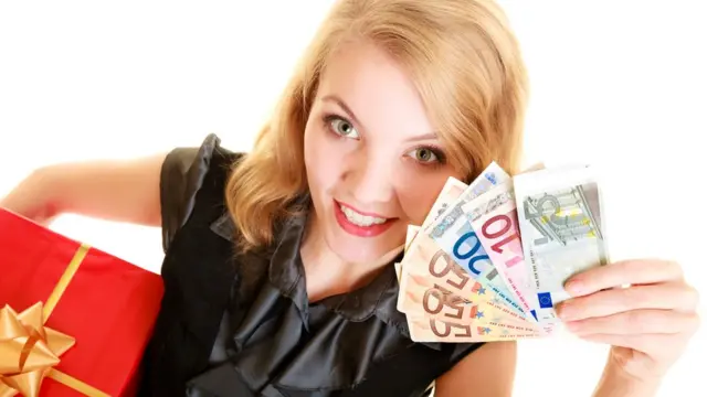 Внезапное богатство до поры до времени кажется нам долгожданным пропуском к свободе