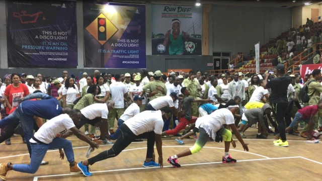 People wey dey do exercise