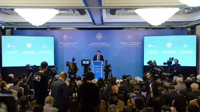 Сооронбай Жээнбеков