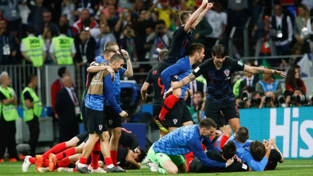 रविवार को विश्व कप के फ़ाइनल में क्रोएशिया का मुक़ाबला फ़्रांस से होगा