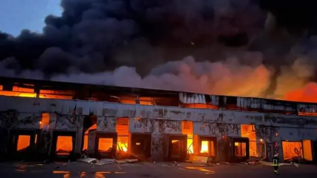 गोलाबारीका कारण आगलागी