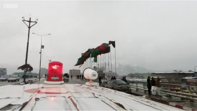 Ambalaasta ayaa deg deg ku aadda meel kasta oo ay wac ka dhacaan