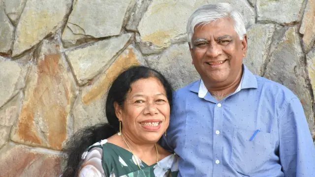 டென்னிஸ் பி.ராயன், அவர் மனைவி.