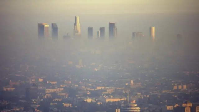 Contaminación sobre Los Ángeles.