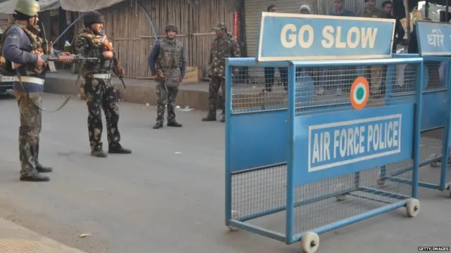 ਅਣਪਛਾਤੇ ਸ਼ੱਕੀ ਵਿਅਕਤੀਆਂ ਦੇ ਹੋਣ ਦੀਆਂ "ਅਫ਼ਵਾਹਾਂ" ਫੈਲਦੀਆਂ ਰਹਿੰਦੀਆਂ ਹਨ