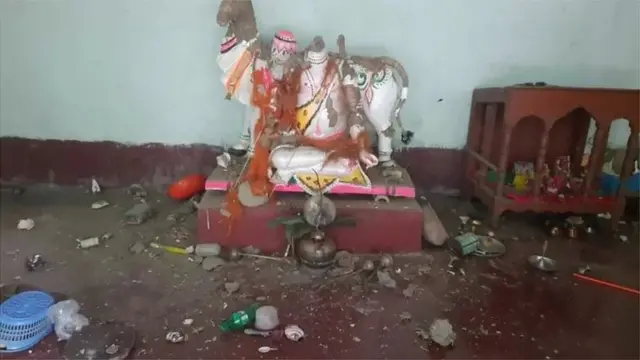 બાંગ્લાદેશના નડાઇલ જિલ્લામાં ફેસબુક પર ધાર્મિક અવમાનનાની કથિત પોસ્ટના આરોપમાં લોહાગઢ ઉપજિલ્લાના એક ગામમાં હિંદુ સંપ્રદાયનાં ઘરો અને મંદિર પર હુમલા અને આગચંપીની ઘટના