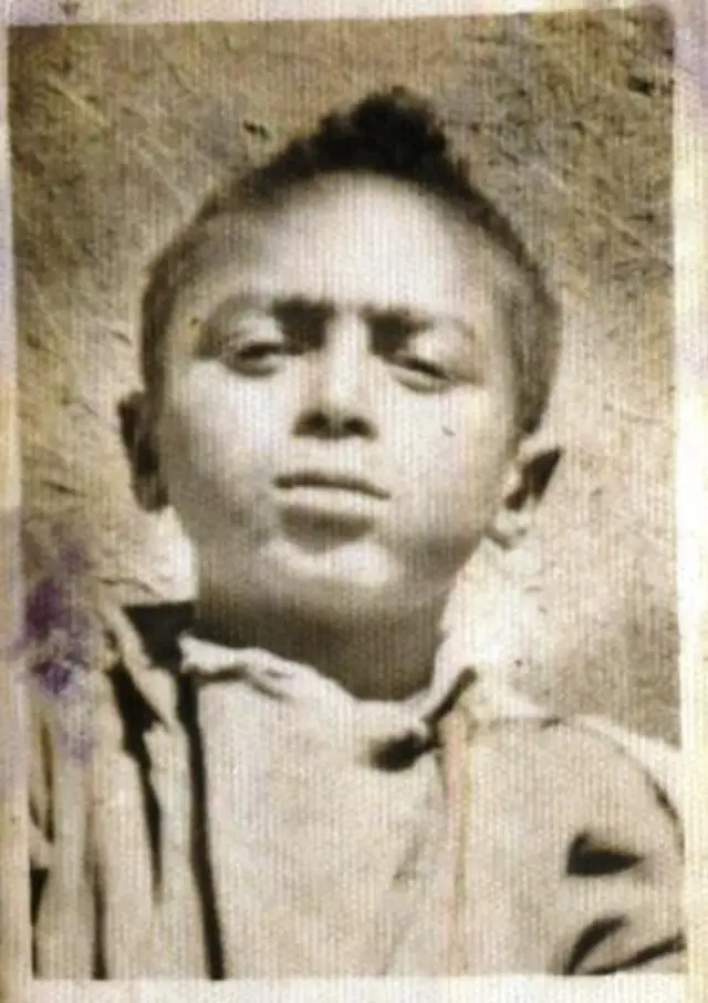 ድምጻዊ ጥላሁን ገሰሰ በልጅነቱ