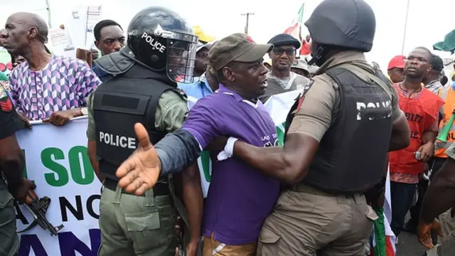 Aworan ọlọpaa ati araalu