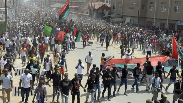 Biafra crowd