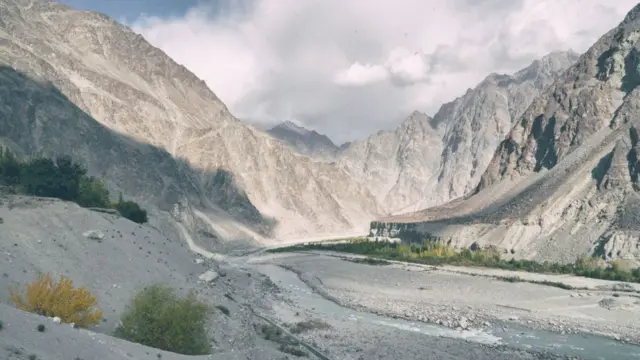 இந்தியா - பாகிஸ்தான் போரால் பிரிந்து வாடும் குடும்பத்தின் கதை