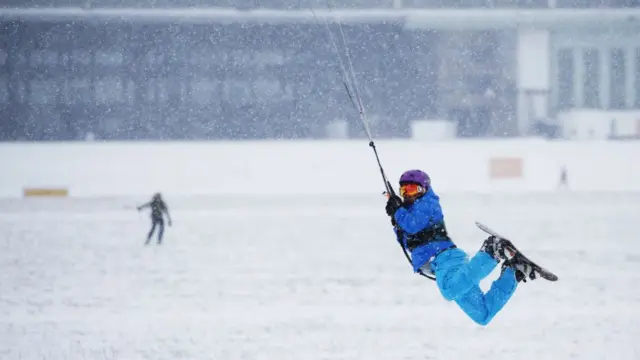 сноукайтер