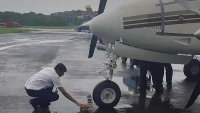 विमानाची पूजा