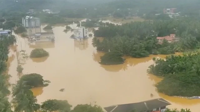 இடிந்த வீடு