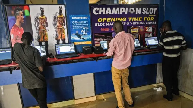 Rimwe mu maduka bakiniramo imikino y'amahirwe i Kampala