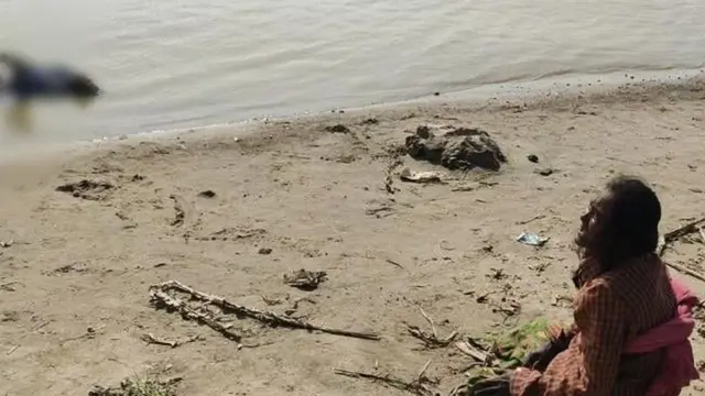 ငိုကြွေးခဲ့တဲ့ အမေအို ဒေါ်ကြည်