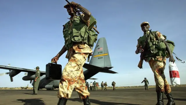 Abasirikare b'u Rwanda bagiye mu gikorwa co guhagararira amahoro muri Darfur mu 2004