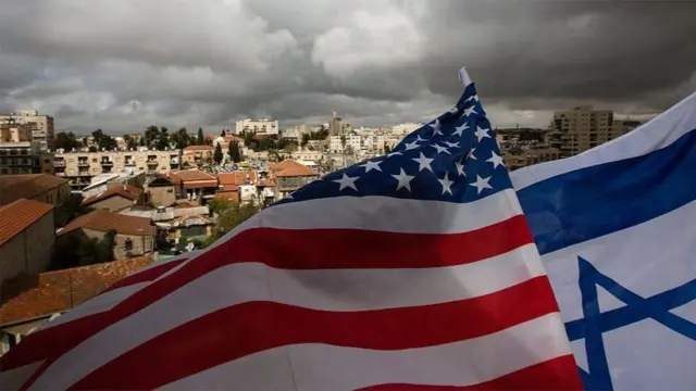 Oqituvchilar xonasida bolalar oldida porno Seks mashinasi velosiped