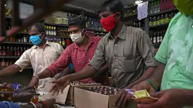 டாஸ்மாக் மது பாட்டில்கள்