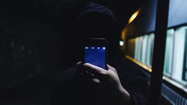 கடலூரில் மாணவியை கூட்டுப் பாலியல் வல்லுறவு செய்ததாக சக மாணவர்கள் கைது: அதிர்ச்சி சம்பவத்தின் பின்னணி என்ன?