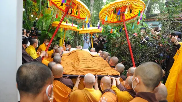 Tu viện Làng Mai