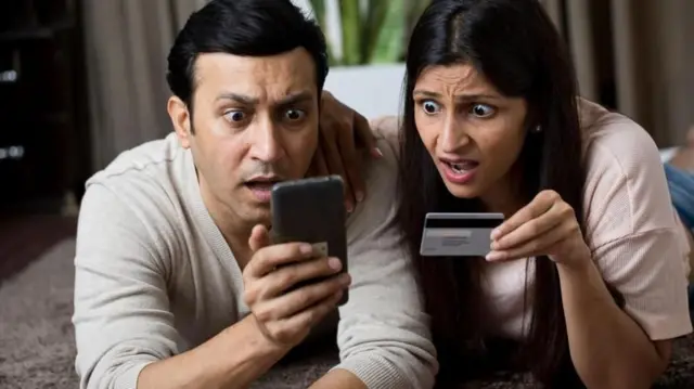 క్రెడిట్ కార్డు హోల్డర్లు 