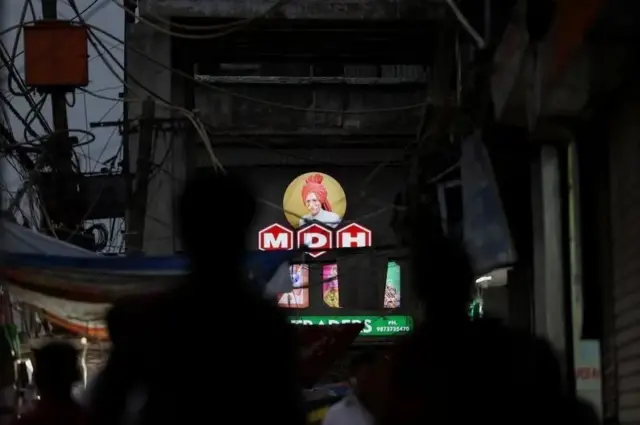 အိန္ဒိယ၊ ဟင်းခတ်အမွှေးအကြိုင်၊ ပိုးသတ်ဆေး